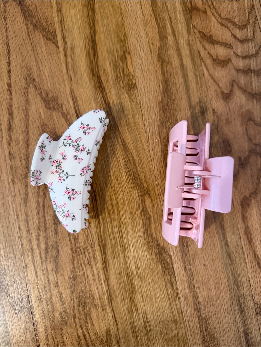 Cat & Jack Girls Floral White and Light Pink Hair Claw Clip Set